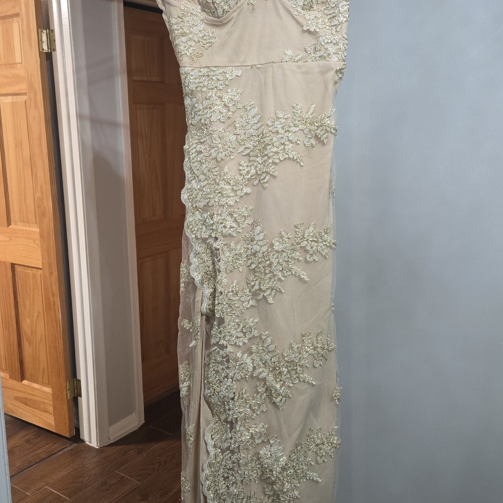 Elegant Floral Lace Evening Dress